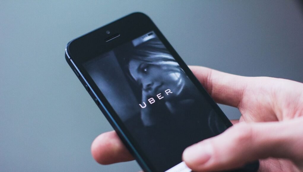 Uber testa cobrança por corridas recusadas por motoristas - Pexels