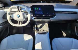 Telas substituem botões e reabrem debate sobre ergonomia nos carros