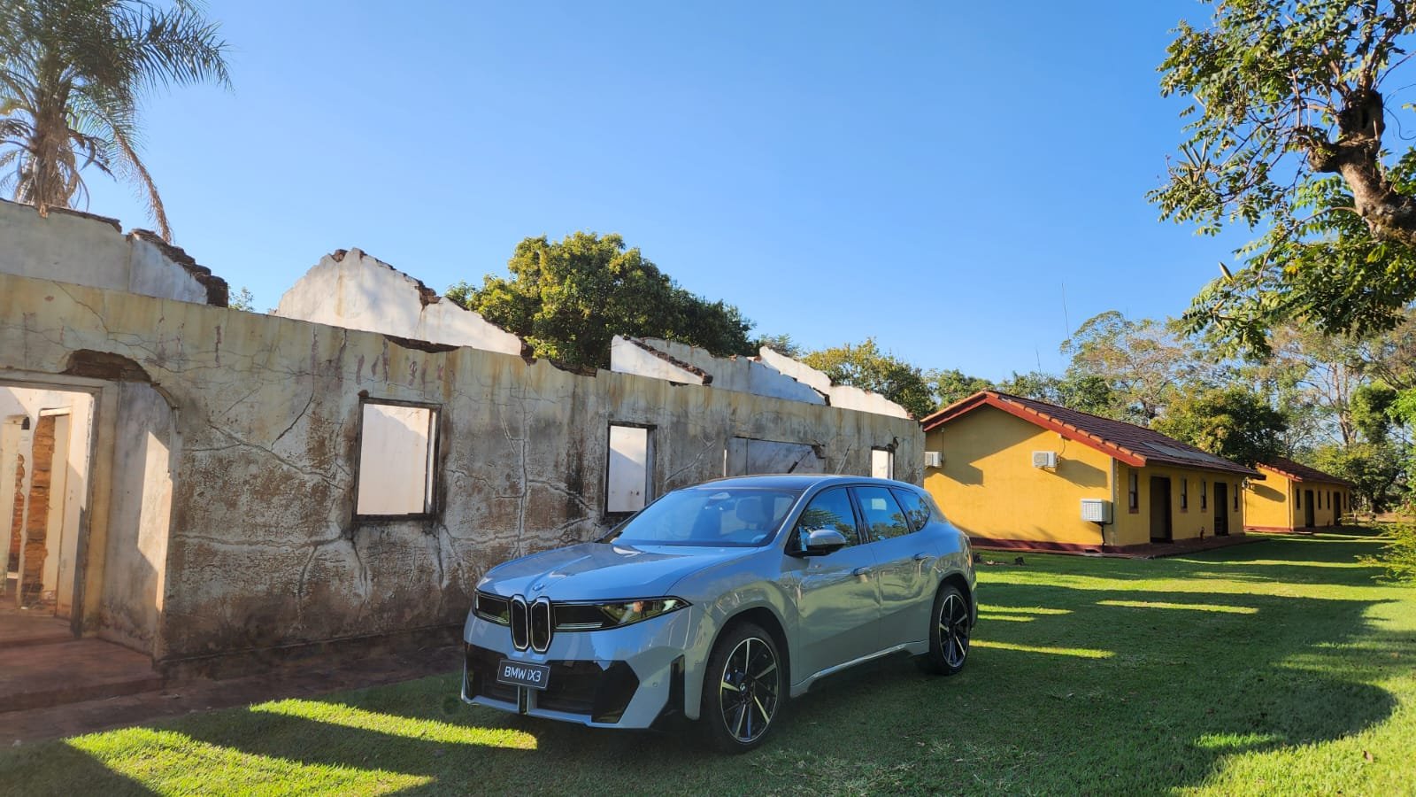BMW iX3 em ação
