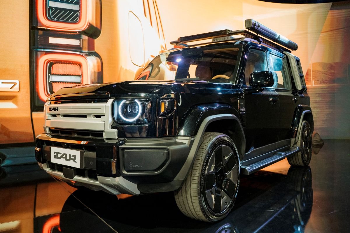 iCaur V27 SUV