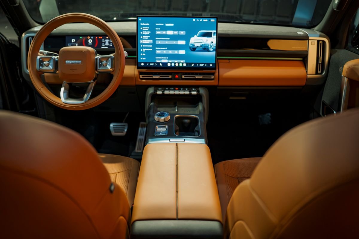 iCaur V27 SUV