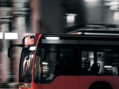 Recarga de 960 kW amplia infraestrutura para ônibus elétricos