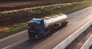 Implementos rodoviários reagem em julho após queda no ano