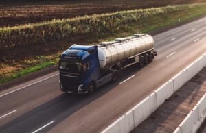 Implementos rodoviários reagem em julho após queda no ano