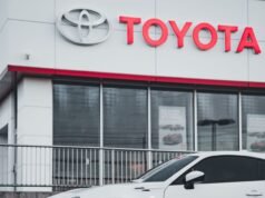 Toyota eleva projeção anual apesar de queda no lucro