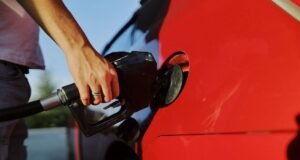 Gasolina E20 expõe debate sobre qualidade do combustível