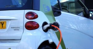 Elétricos usados perdem quase metade do valor em três anos