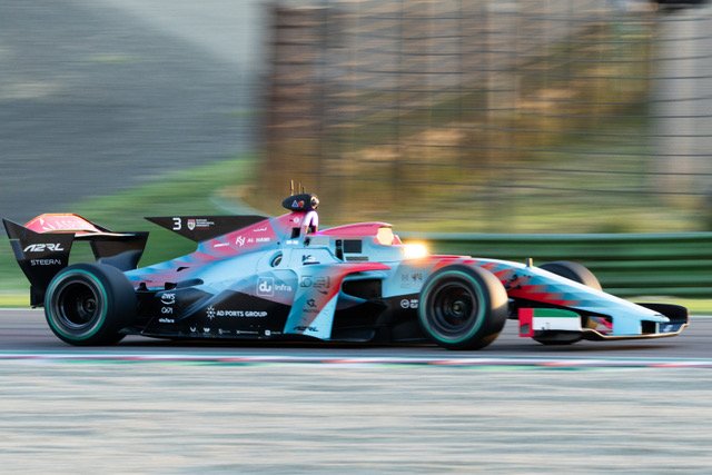 Competição entre carros autônomos