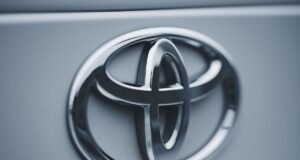 Enchentes fecham fábricas da Toyota e ameaçam cadeia asiática