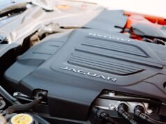 Falha eletrônica pode cortar potência de 23 mil Jaguar e Land Rover