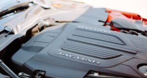 Falha eletrônica pode cortar potência de 23 mil Jaguar e Land Rover