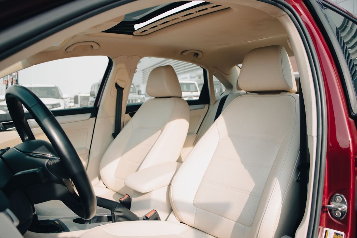 Fornecedores de componentes internos automotivos