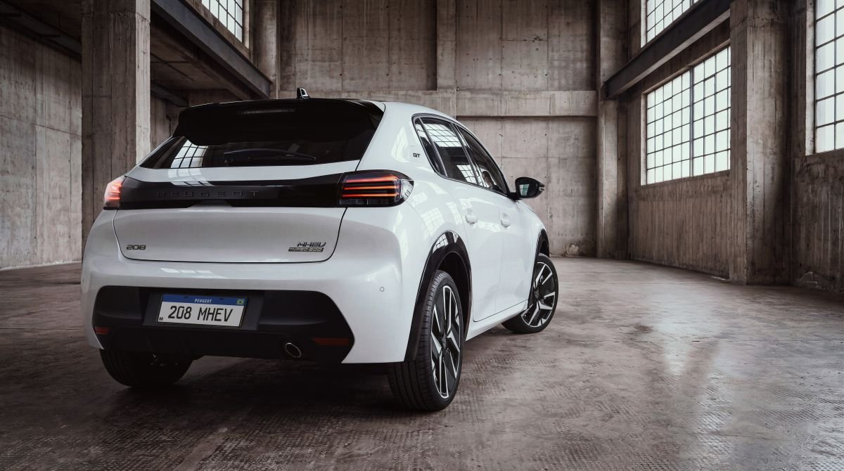 Peugeot 208 2027 em destaque