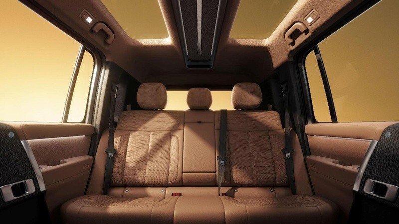 iCAUR V27 interior