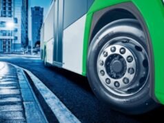 Prometeon desenvolve pneu para atender peso de ônibus elétricos
