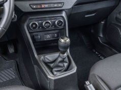 Renault Kardian Vibe chega por R$ 99.990 com câmbio manual