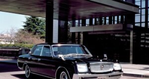 Toyota Century ocupa posição acima da Lexus no mercado japonês
