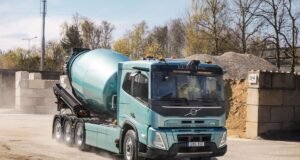 Volvo Trucks inicia produção do FH Aero Electric de 700 quilômetros