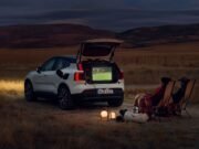 Volvo libera função que transforma EX30 em fonte de energia