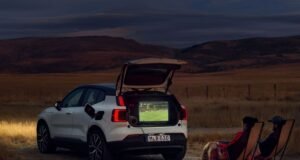 Volvo libera função que transforma EX30 em fonte de energia