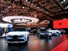 Alfa Romeo conecta conceito, história e competição em Paris
