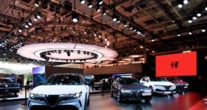 Alfa Romeo conecta conceito, história e competição em Paris