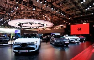 Alfa Romeo conecta conceito, história e competição em Paris
