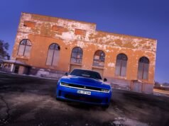 Dodge Charger completa 60 anos com opções elétrica e a combustão