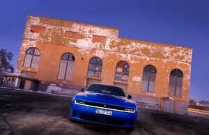 Dodge Charger completa 60 anos com opções elétrica e a combustão