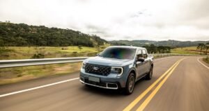 Ford amplia Maverick 2026 com versão Lariat de 253 cavalos
