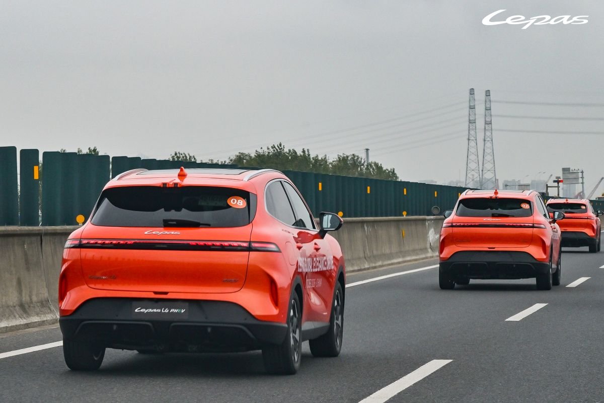 Lepas L6 PHEV