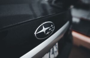 Por que seis estrelas formam o nome e o símbolo da Subaru
