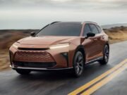 Toyota Crown Signia transforma um nome de 1955 em crossover
