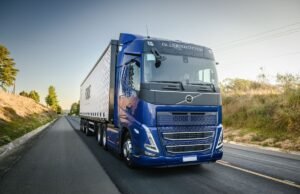 Volvo apresenta tecnologias de segurança na Fenatran 2026