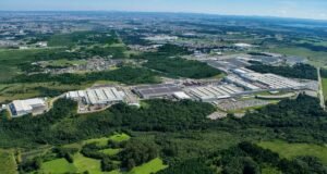 Fábrica no Paraná usa 2 bilhões de dados para montar veículos